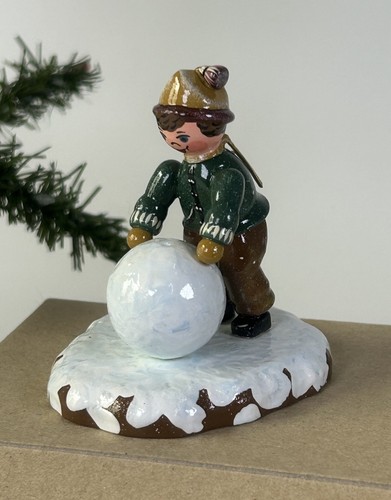 2484 junge mit schneekugel - 2484/26,